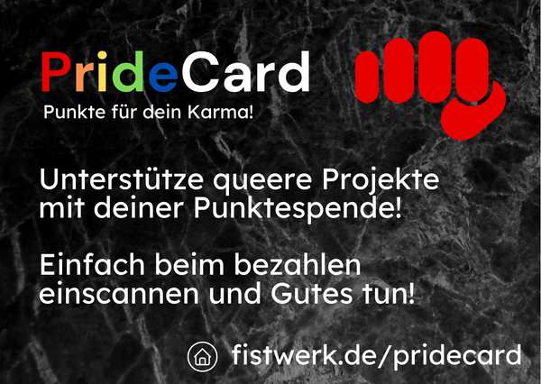 Regenbogenfarbenes PrideCard-Logo mit Faustgrafik auf schwarzem Marmorhintergrund fördert queere Projekte und belohnt gutes Karma auf fistwerk.de/pridecard.