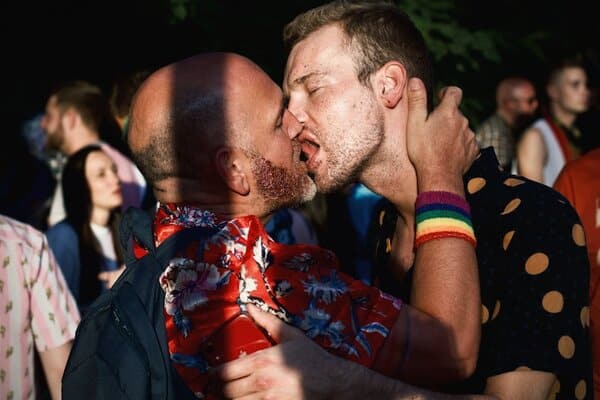 FISTWERK: Community für Fister & Fistees, Infos zu Fisten, Dehnsucht, XXL-Toys & Assplay.